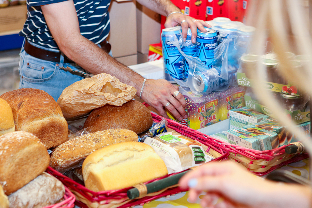 Les invendus alimentaires sont de toutes sortes et de toutes natures : surgelés, frais, produits secs et même des produits d’hygiène.